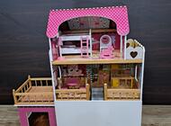 Grajewo ogłoszenia: Witam sprzedam drewniany domek dla lalek. Domek jest duży jego... - zdjęcie